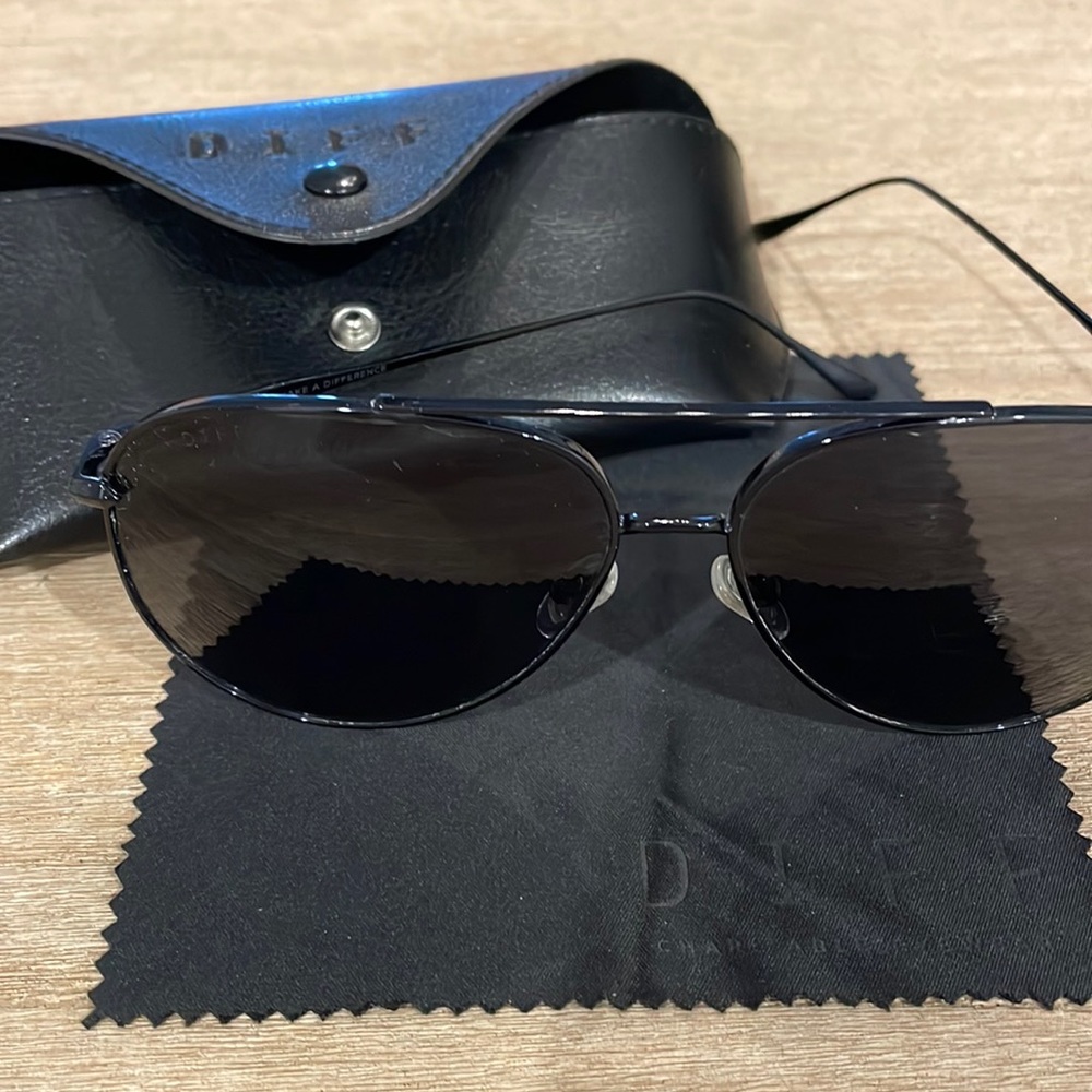 DIFF AVIATOR sunglasses